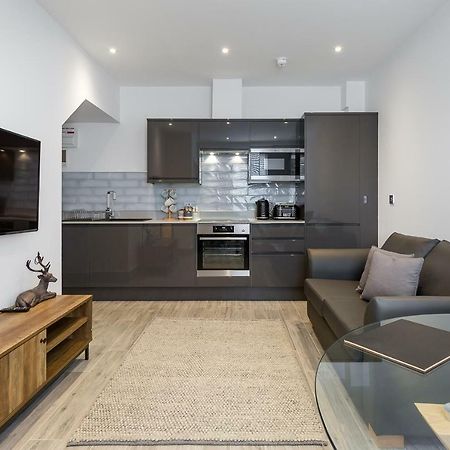 The Lion Gate Apartments East Molesey Extérieur photo