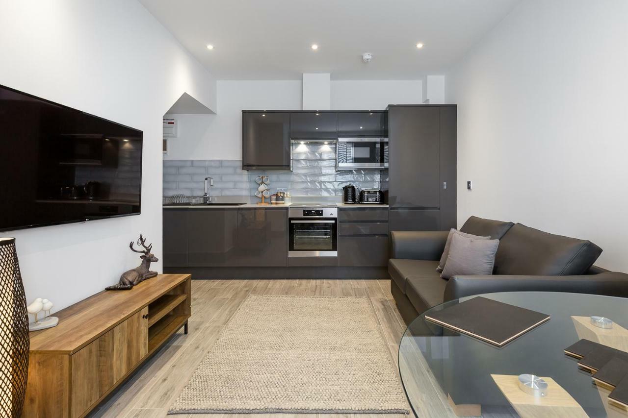 The Lion Gate Apartments East Molesey Extérieur photo