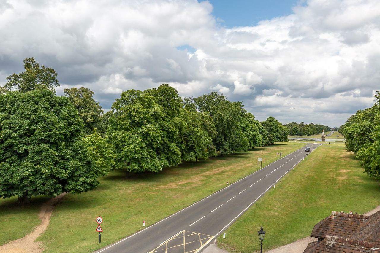 The Lion Gate Apartments East Molesey Extérieur photo