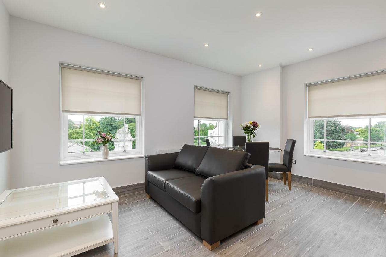 The Lion Gate Apartments East Molesey Extérieur photo